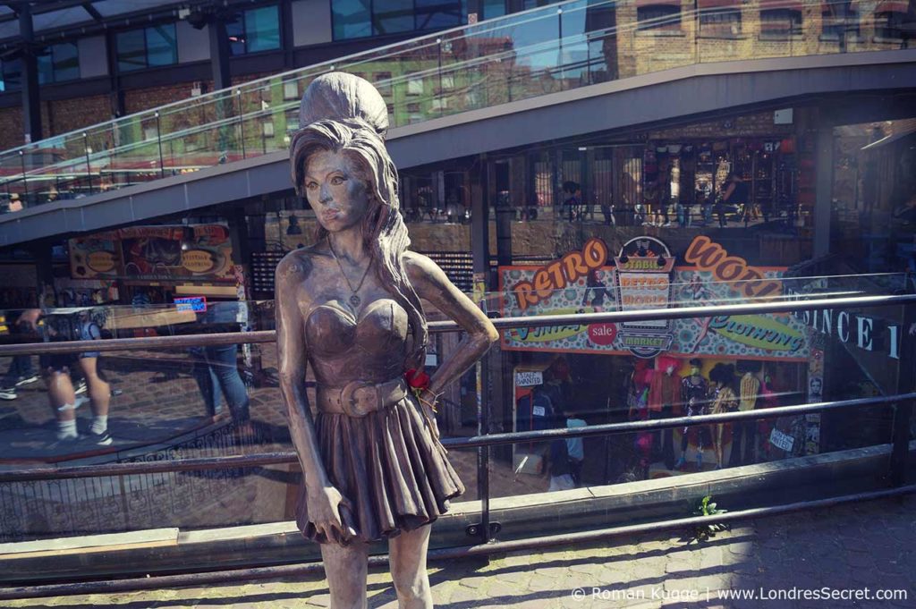 Camden Town Londres Statue Amy Winehouse