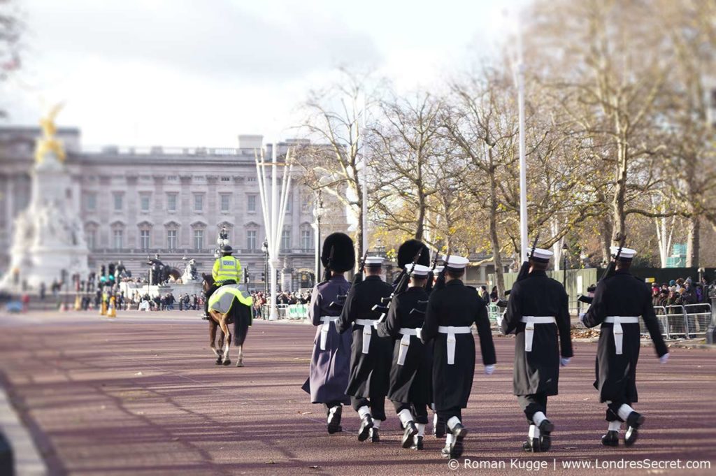 Releve de la garde Buckingham Palace Londres The Mall