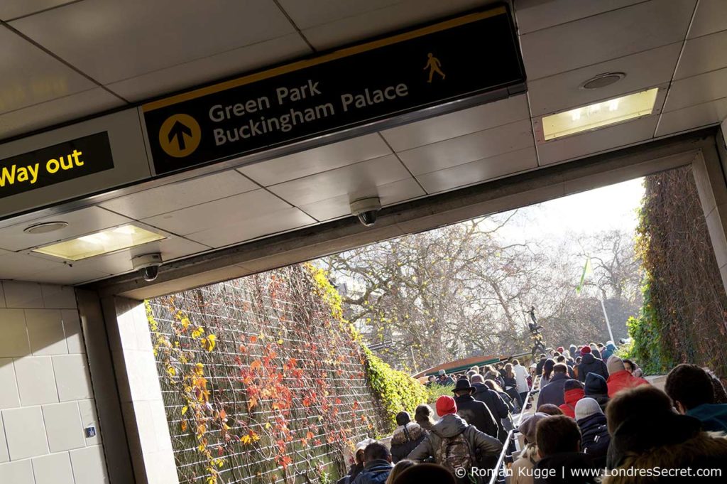 Releve de la garde Buckingham Palace Metro