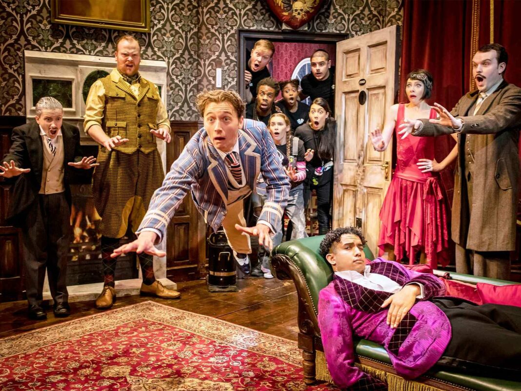 The Play that goes Wrong pièce de théâtre Londres